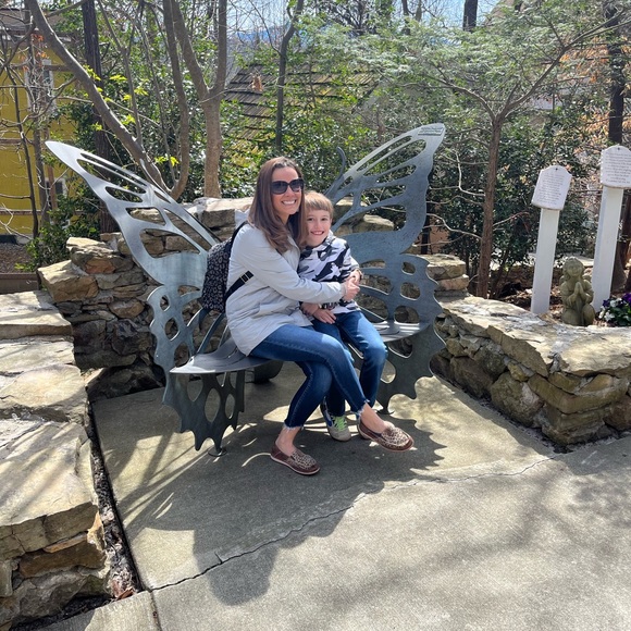 Meet your Posher, Paula - Picture 1 of 8